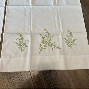 Grants vintage embroidered pillowcase white with sage green wildflowers set of 2